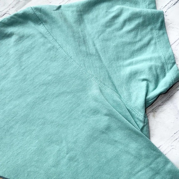 NWOT (Flaw) Women’s Large Life Is Good SS Classic Fit TShirt - Picture 4 of 7